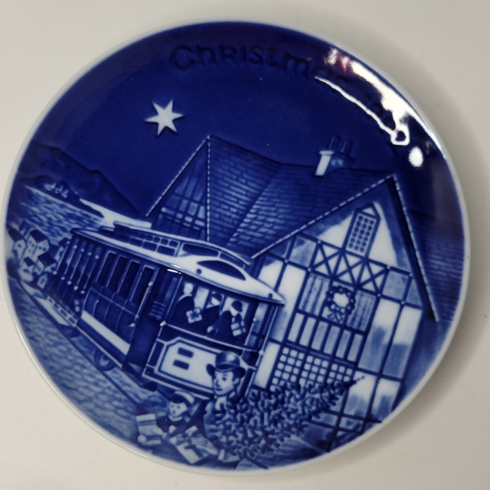 ▪︎New! 1992 Bing & Grøndahl Decorative Plate